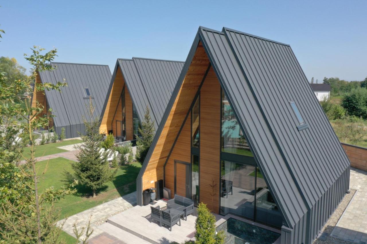 Freskia Resort Uroševac Exterior foto